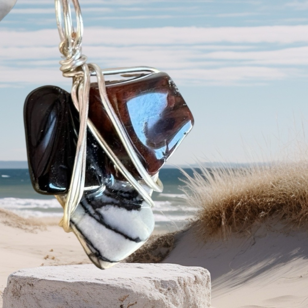 Handcrafted Artisan Jewelry Pendant Genuine Natural Art to Wear Wire Wrapped - Picture 13 of 13